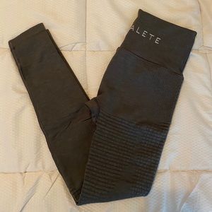 Alphalete Halo Leggings - Grey